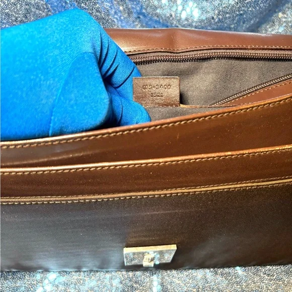 SALE TODAY - SUNDAY. Gucci Brown Leather Briefcase. Discounted Shipping - Picture 12 of 14